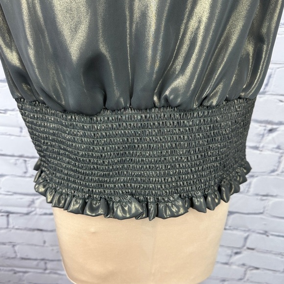By Anthropologie Sleeveless Metallic Ruffle Smocked Hem V Neck Top Green Large - Picture 4 of 10